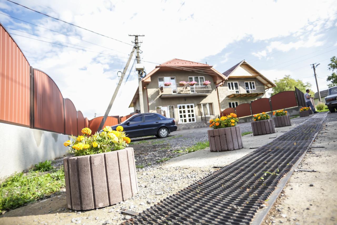 Hotel U Maksa Solochin Zewnętrze zdjęcie